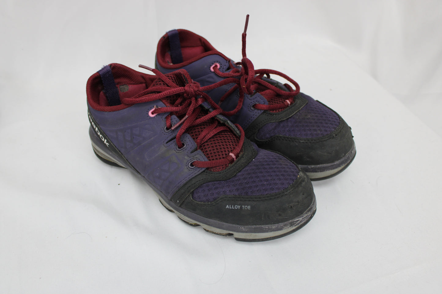 Reebok aluminum safety toe shoe with oil & slip resistant sole, Women's 8.5