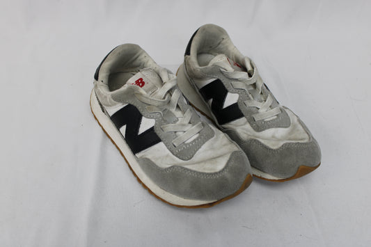 New Balance 237 retro running sneaker, grey/white, Youth 2