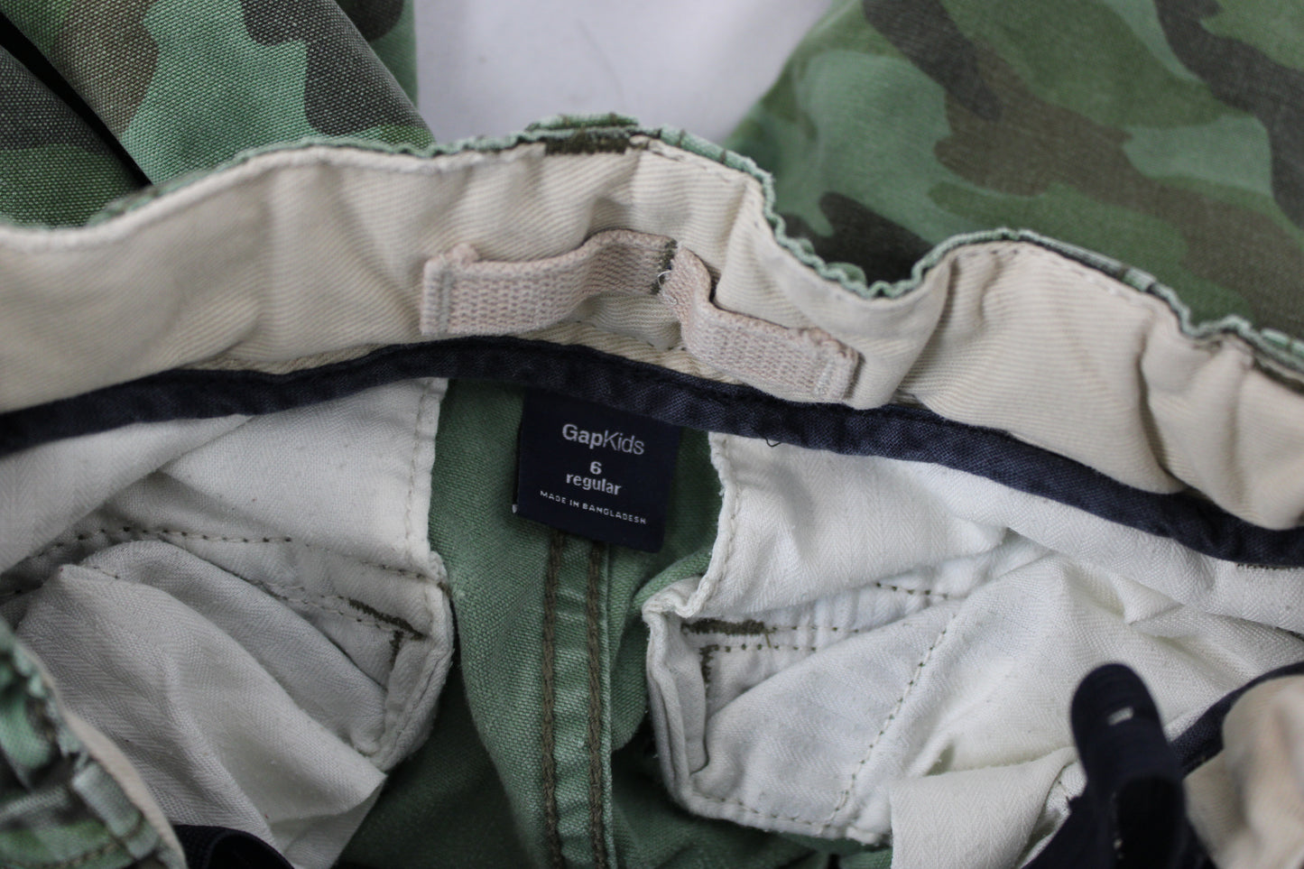 GAP cotton straight leg cargo pants, camo, Boy's 6