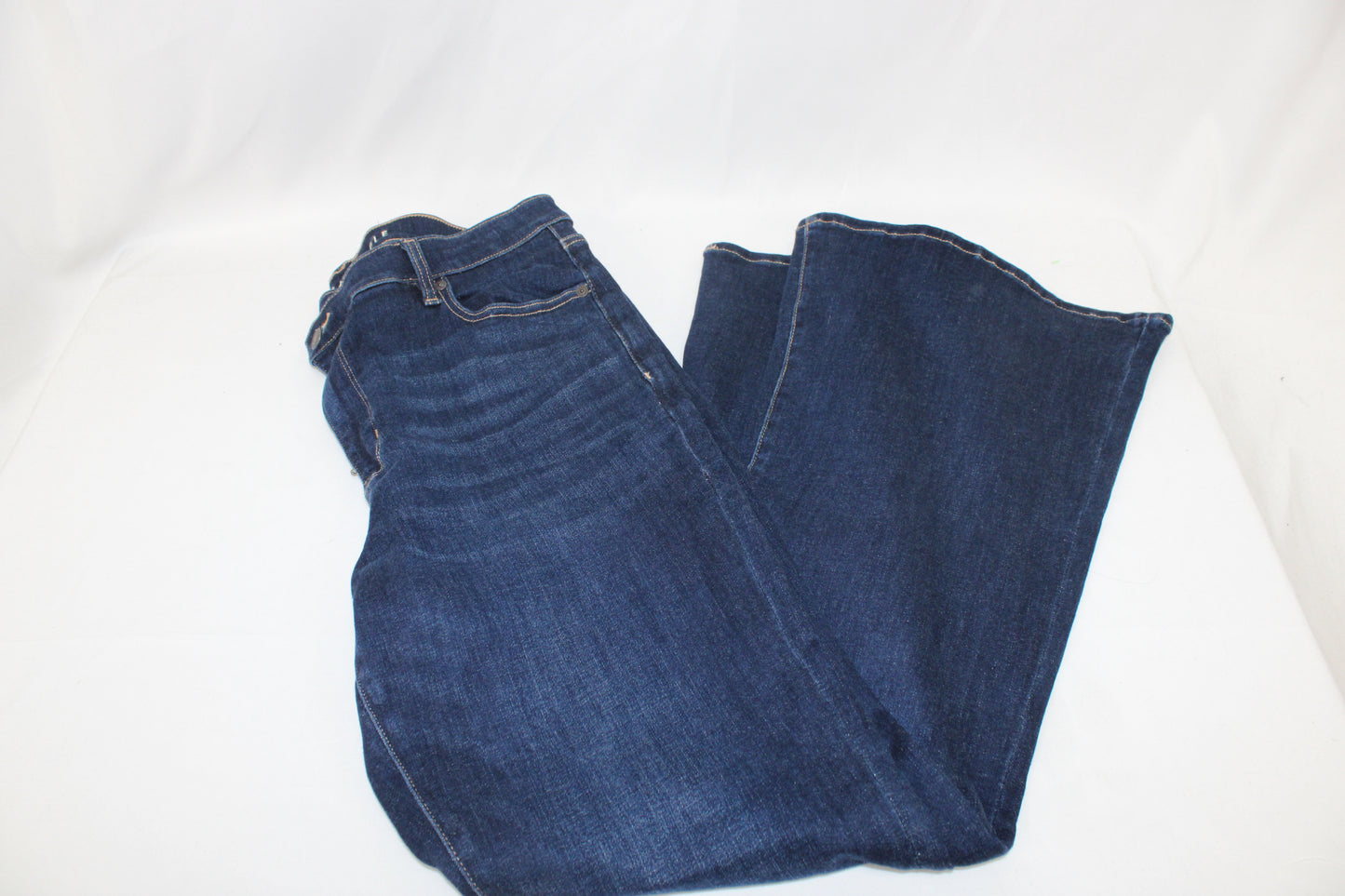 American Eagle flared leg dark wash jeans, Women's 16