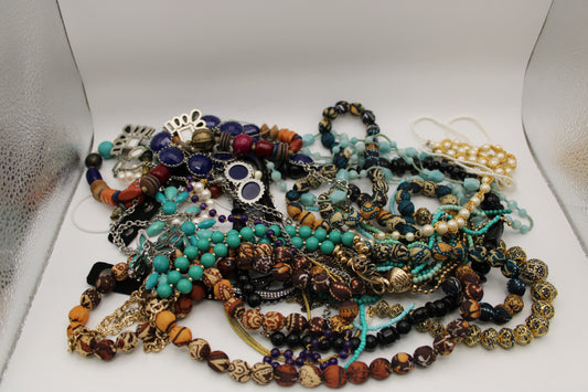 20 count beaded necklace bundle box