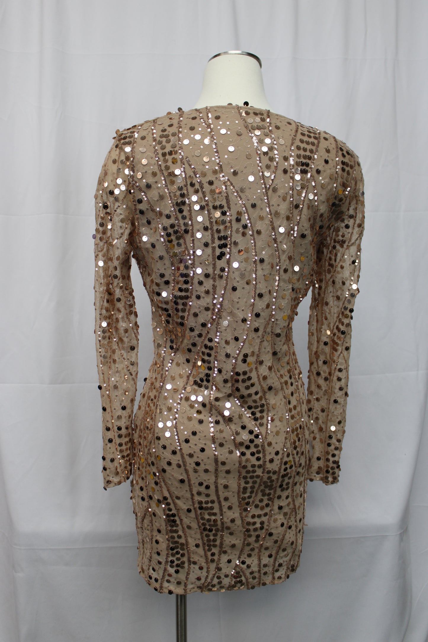 Long sleeve sequin dress, above the knee, plunging v-neck, Women's XL