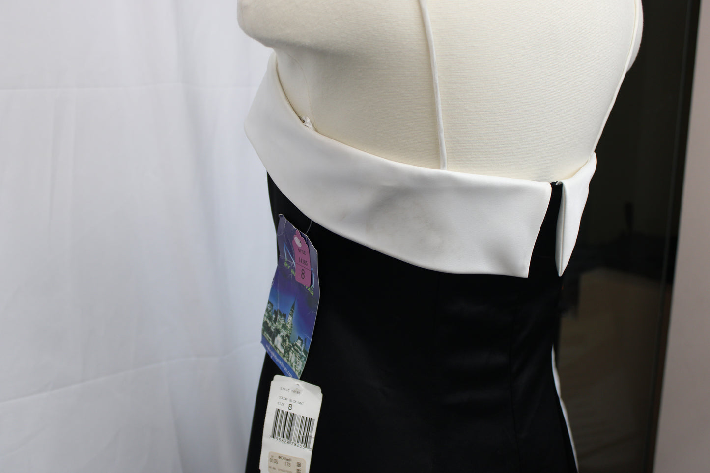 Niki Livas full length spaghetti strap dress, black and white, NWT, Women's 8