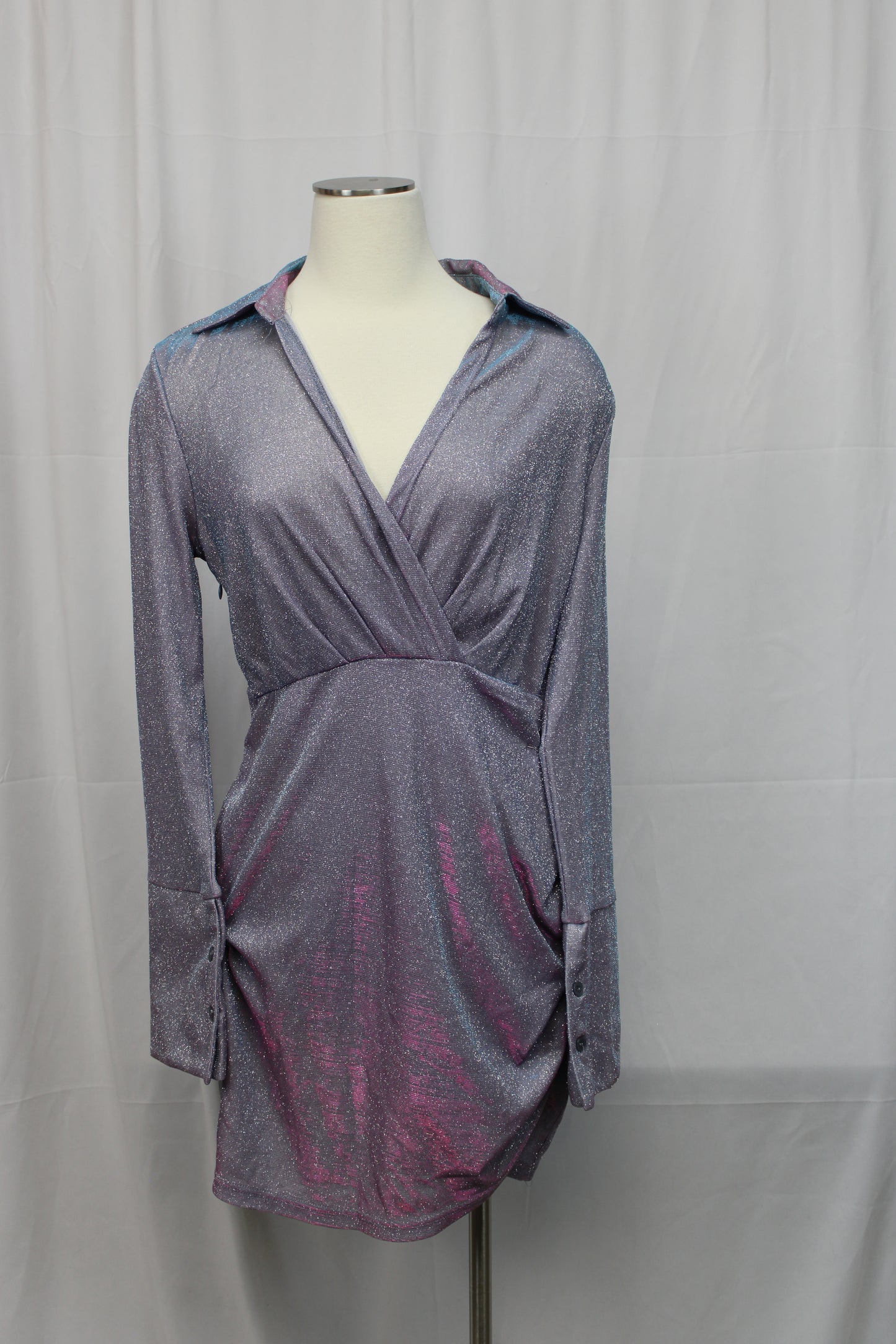 Cider iridescent plunging v-neck long sleeve mini dress, Women's XL
