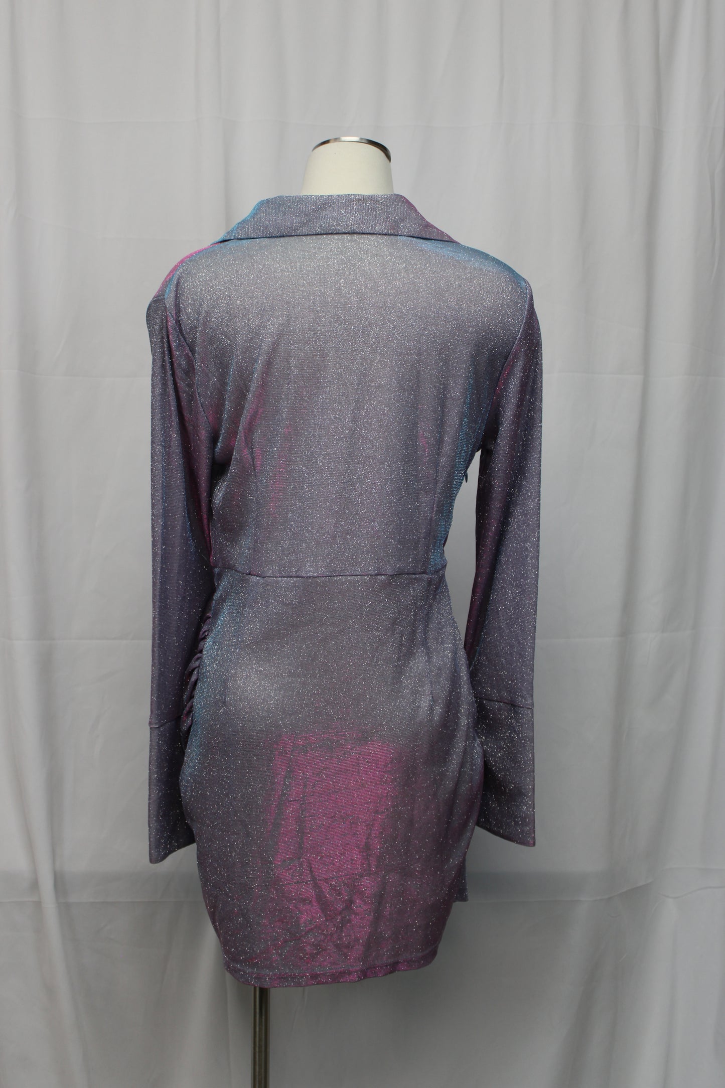 Cider iridescent plunging v-neck long sleeve mini dress, Women's XL