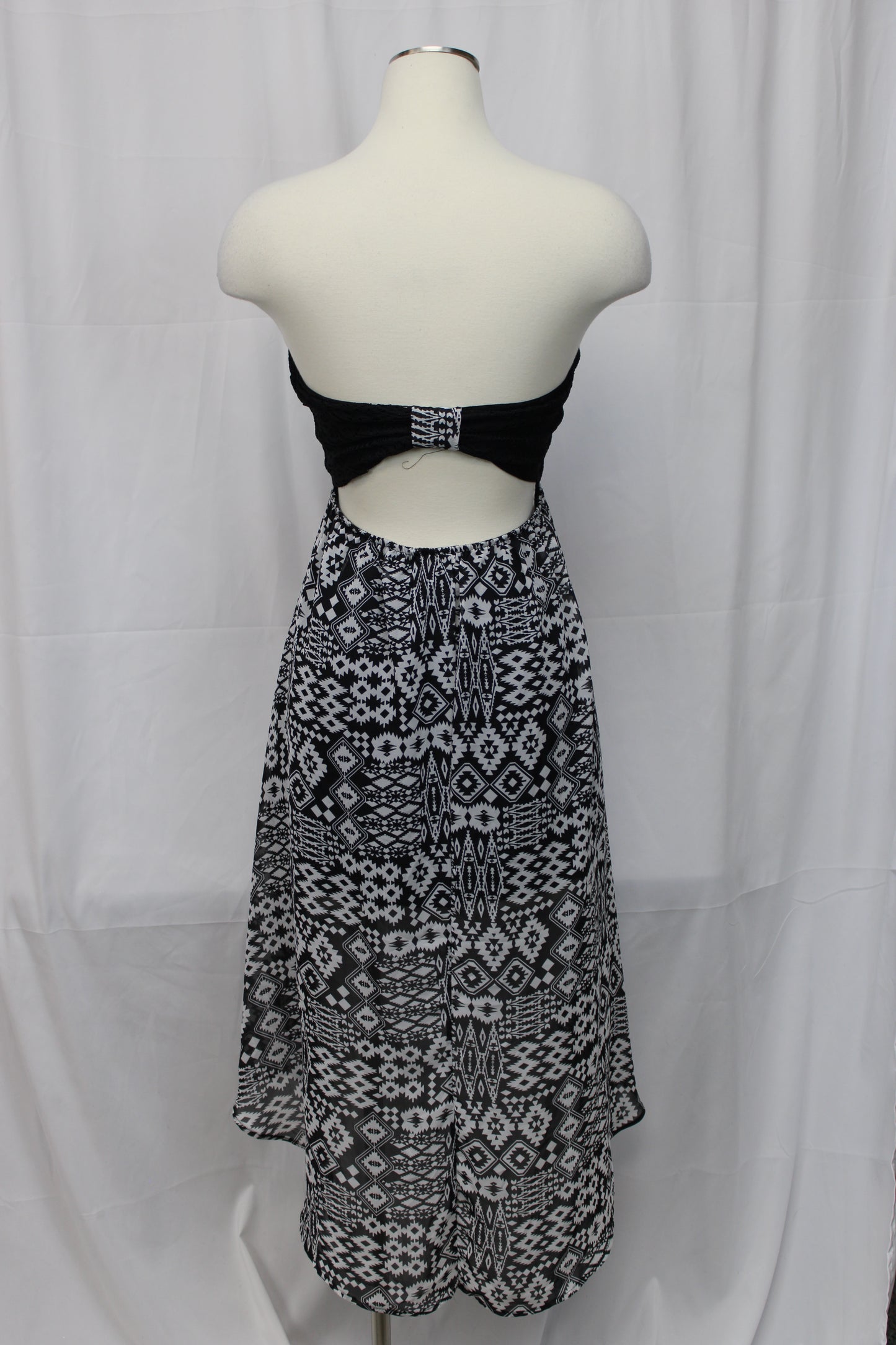 Wet Seal strapless tube dress with black geo pattern, Women's M
