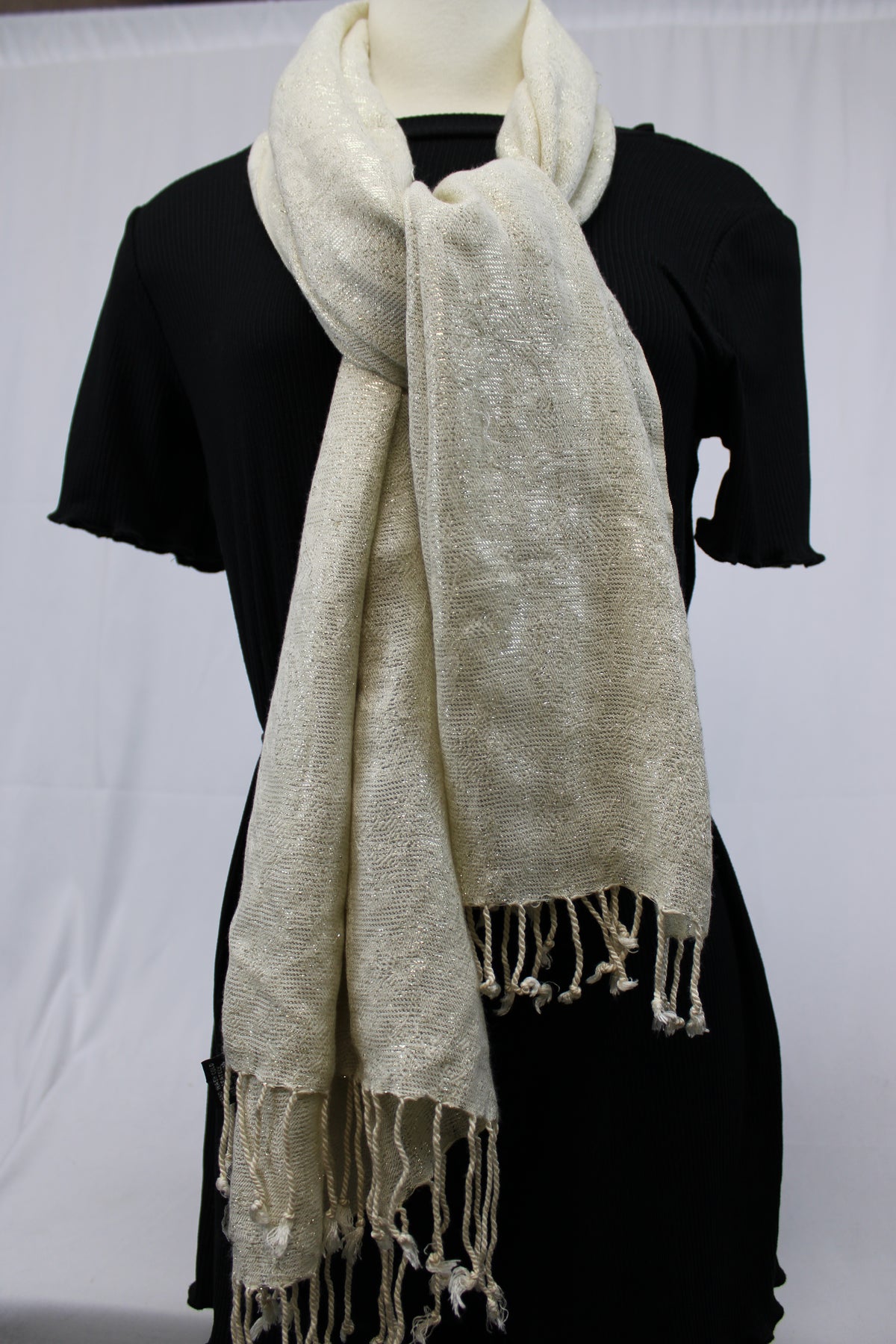 Mix Nouveau Cream with gold Scarf