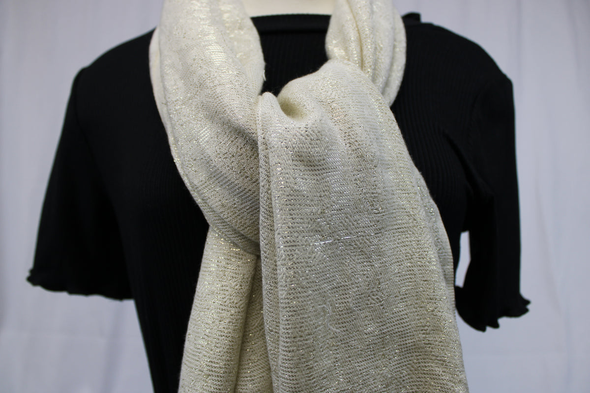 Mix Nouveau Cream with gold Scarf