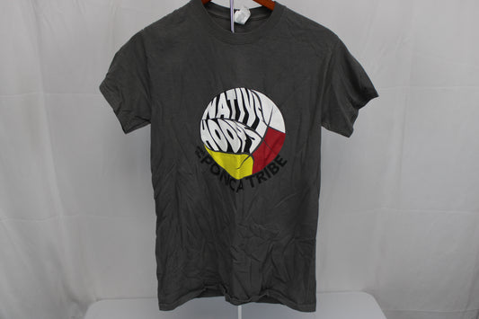 Ponca Tribe Native Hoops honoring Fred Leroy graphic t-shirt, Men's S