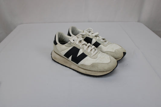 New Balance 237 retro running sneaker, white/grey/black, Women's 9.5