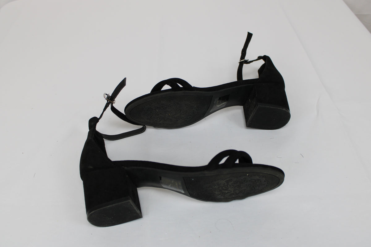 Maurice's Kate suede ankle strap sandal with kitten heel, Women's 9
